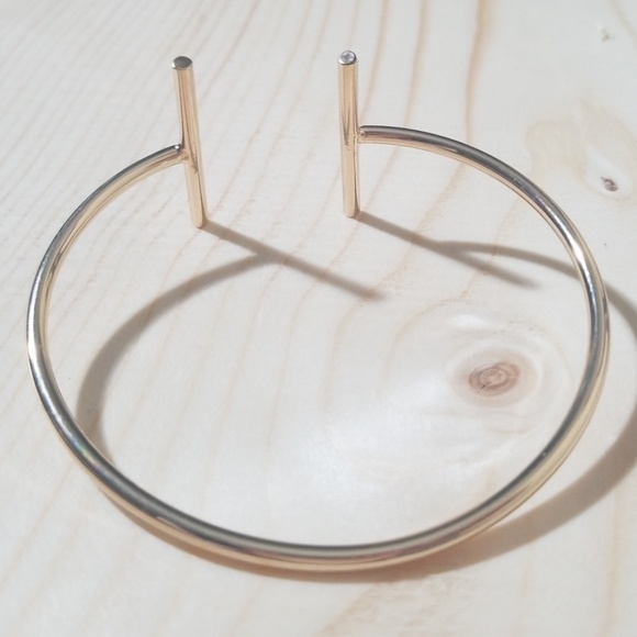 Gold open cuff minimalist braclet - Picture 4 of 4